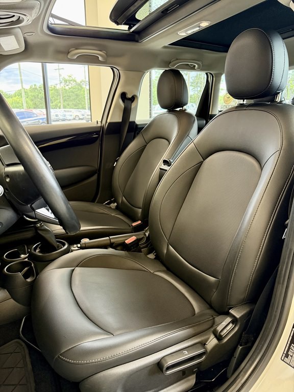 2019 MINI Cooper Image 14