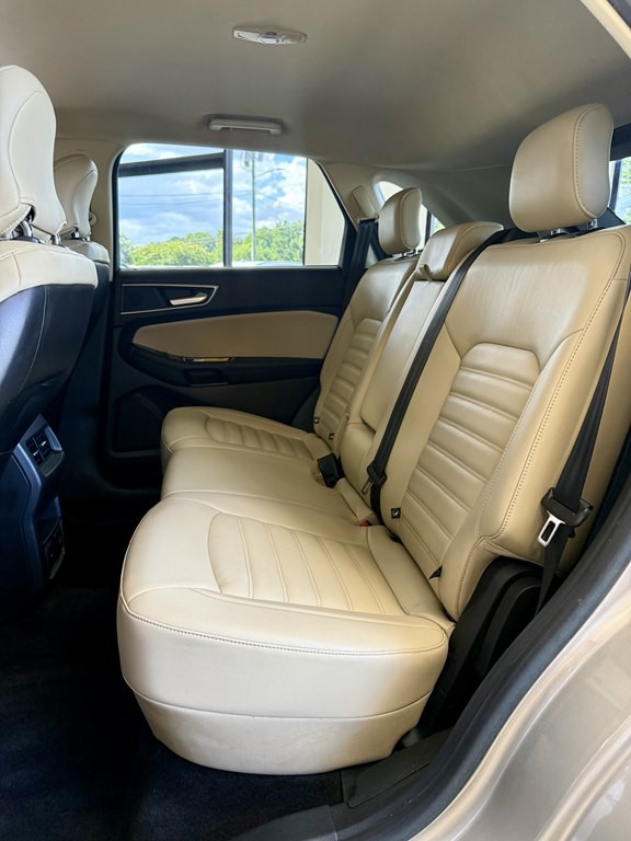 2018 Ford Edge Image 17