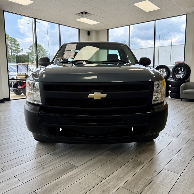 2010 Chevrolet Silverado 1500 Image 2
