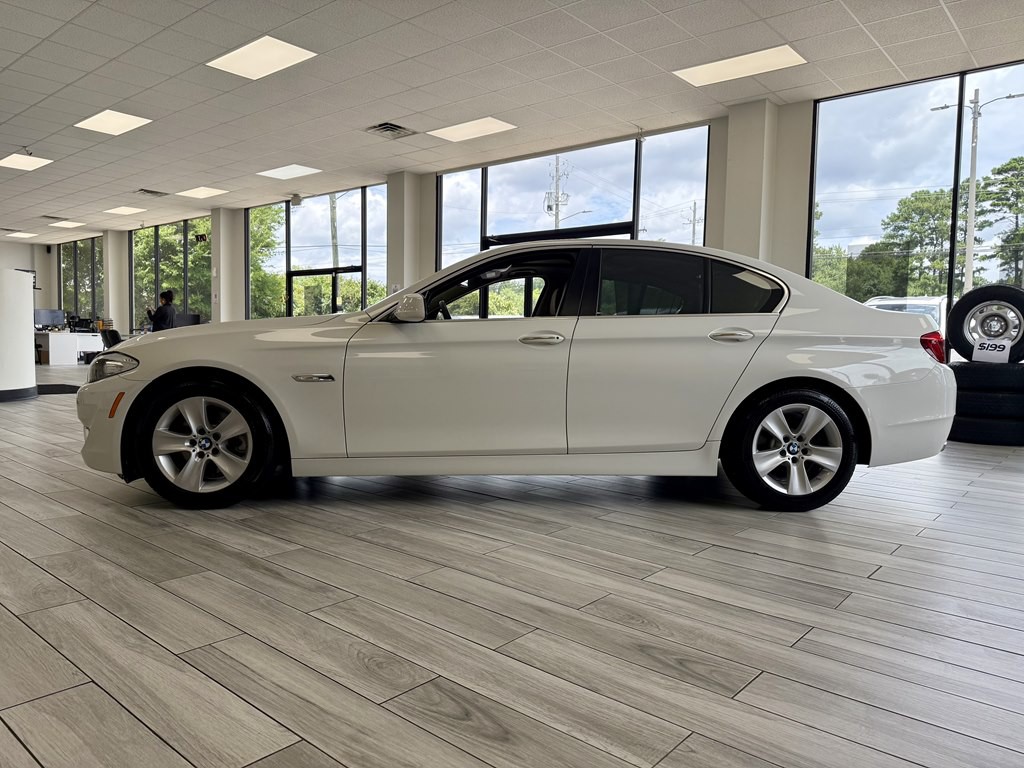 2011 BMW 5 Series Image 4