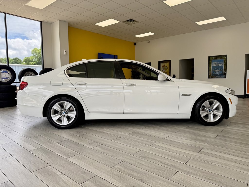 2011 BMW 5 Series Image 5