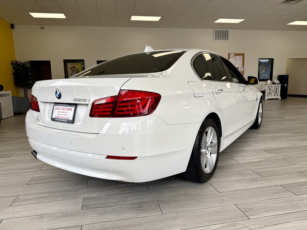 2011 BMW 5 Series Image 6