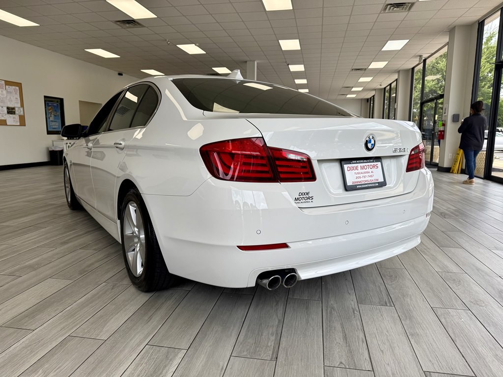 2011 BMW 5 Series Image 7