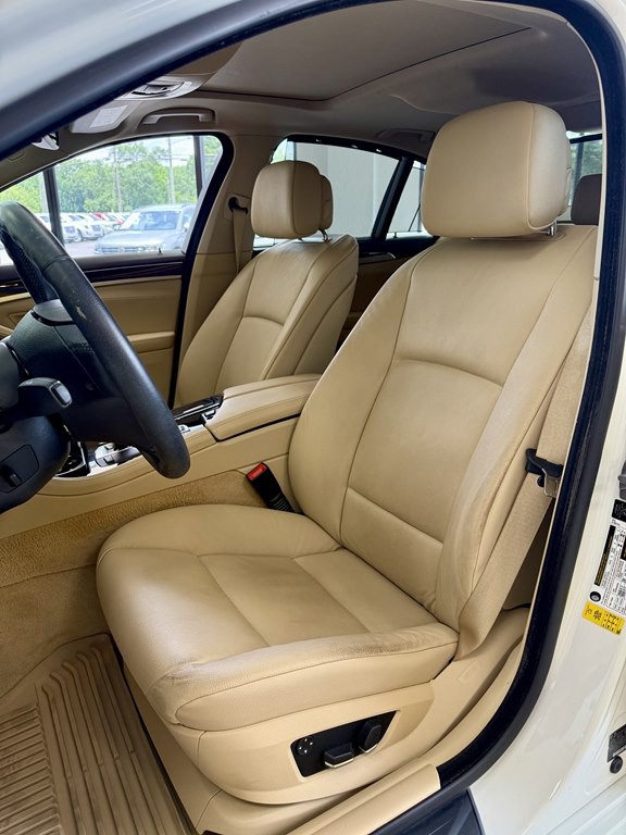 2011 BMW 5 Series Image 14