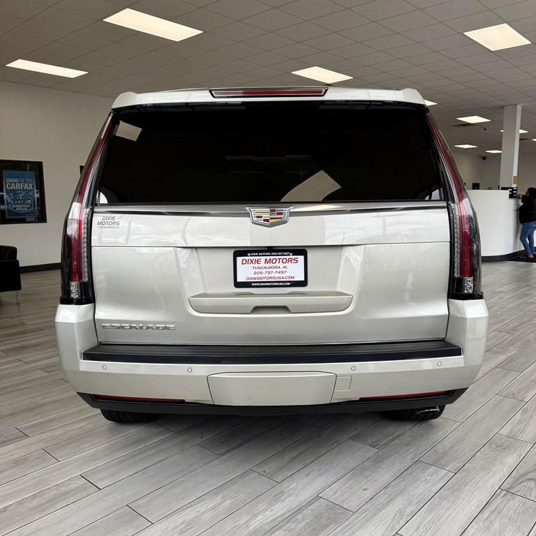 2016 Cadillac Escalade Image 8