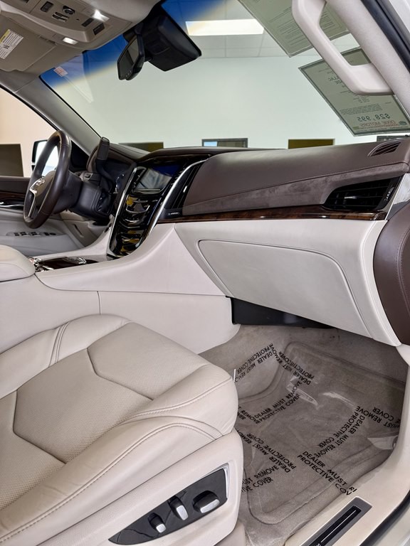 2016 Cadillac Escalade Image 12