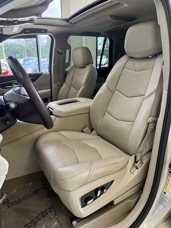 2016 Cadillac Escalade Image 14