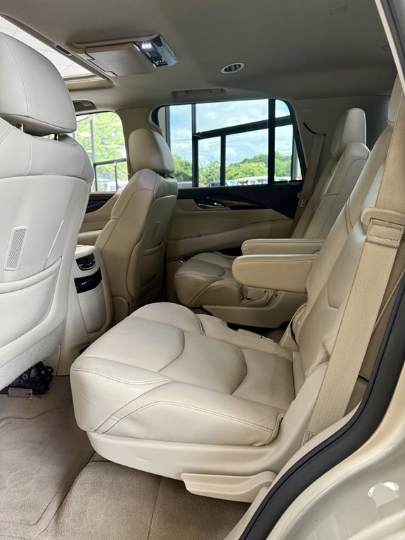 2016 Cadillac Escalade Image 17