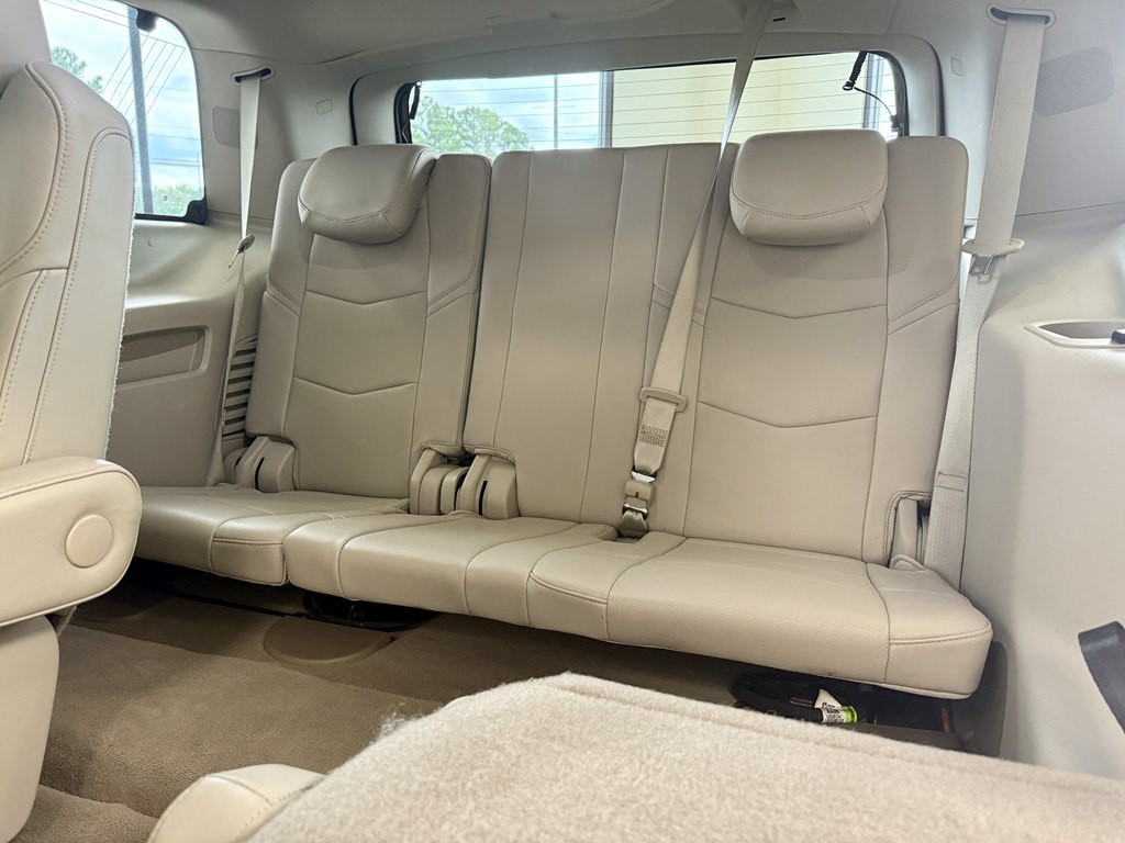 2016 Cadillac Escalade Image 18