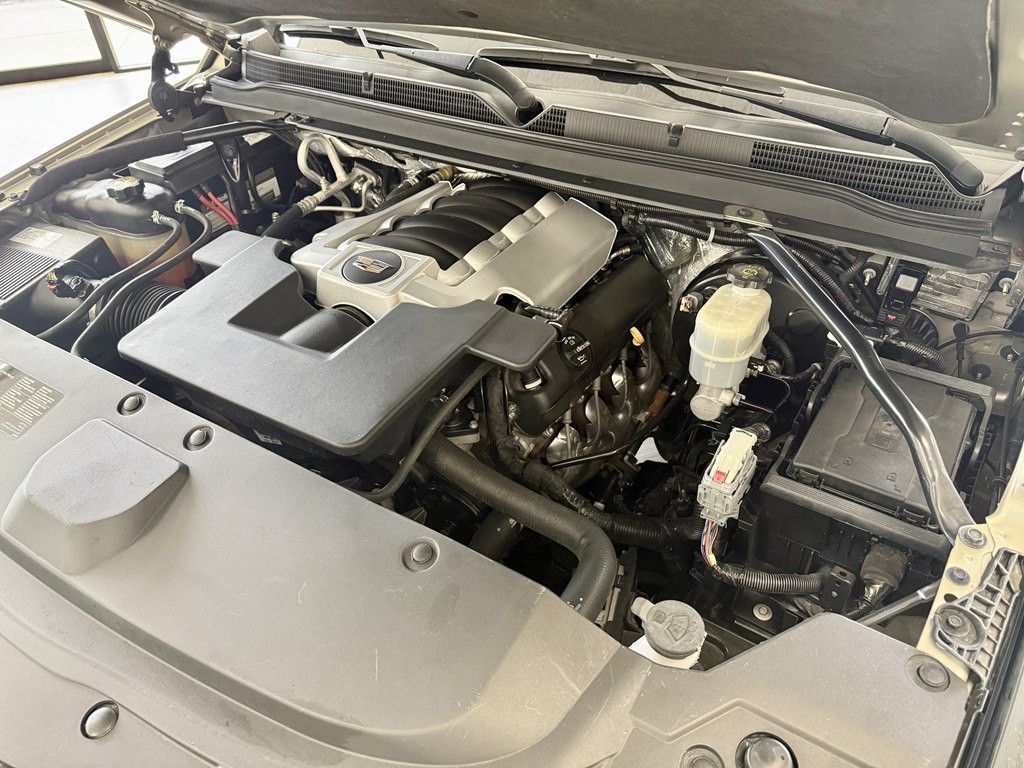 2016 Cadillac Escalade Image 19