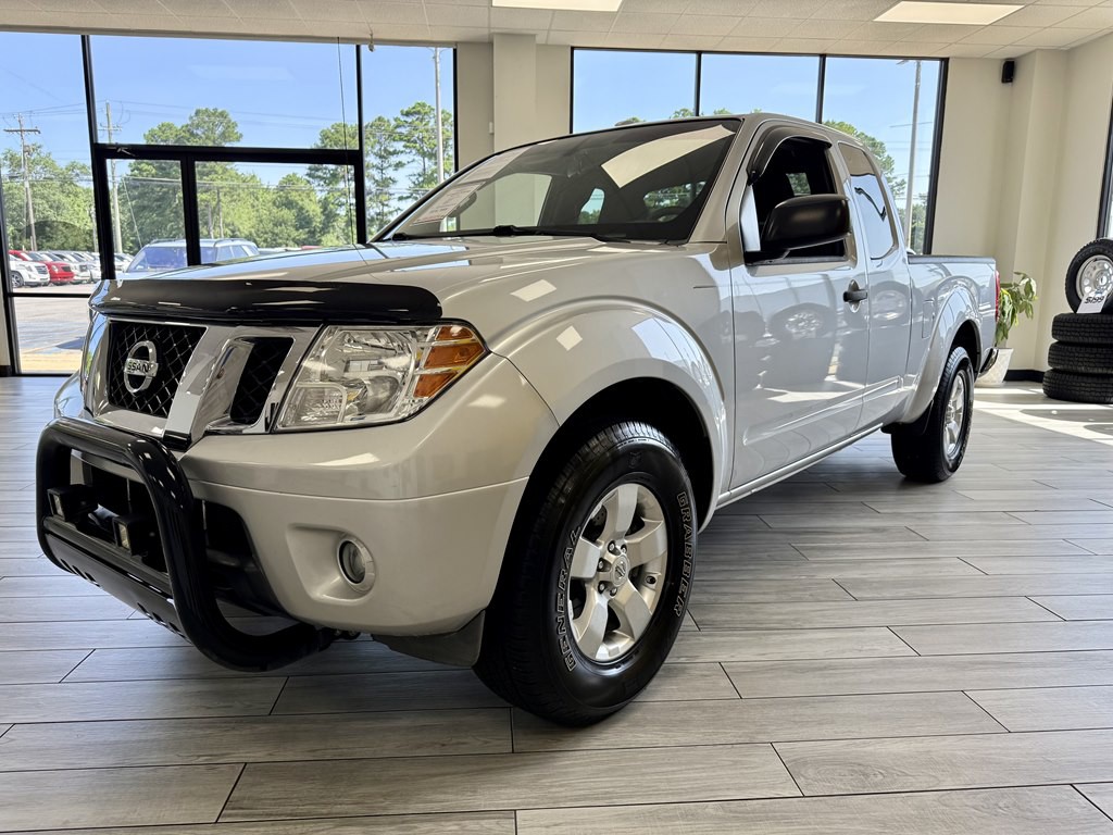 2013 Nissan Frontier Image 3