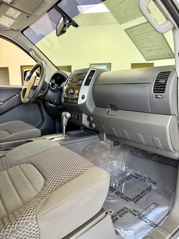 2013 Nissan Frontier Image 12