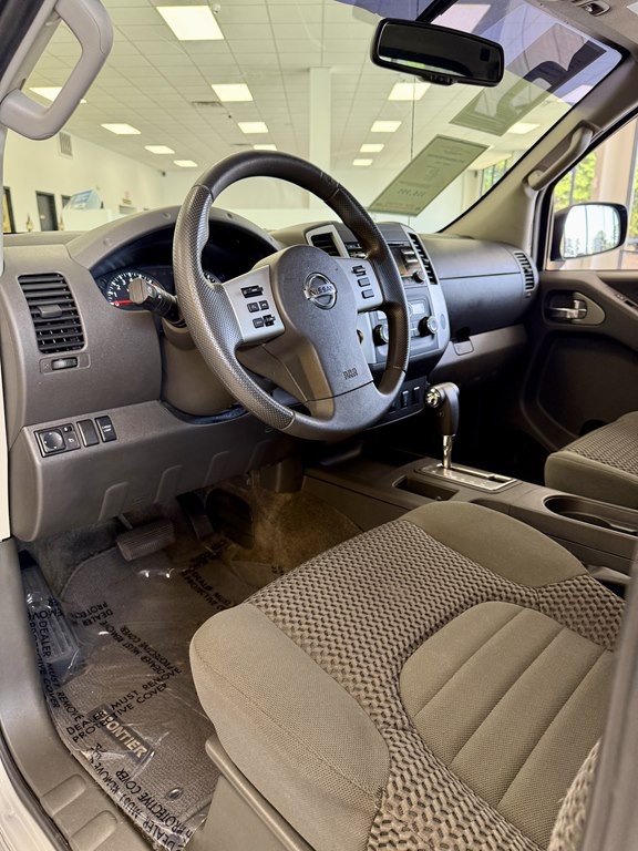 2013 Nissan Frontier Image 13