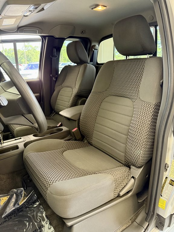 2013 Nissan Frontier Image 14