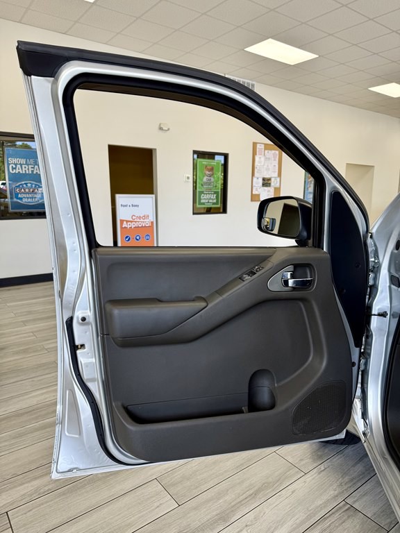 2013 Nissan Frontier Image 15