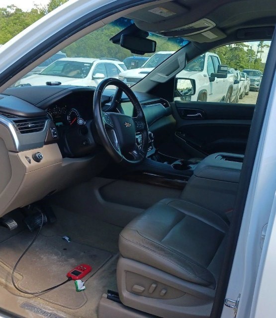 2017 Chevrolet Suburban Image 6