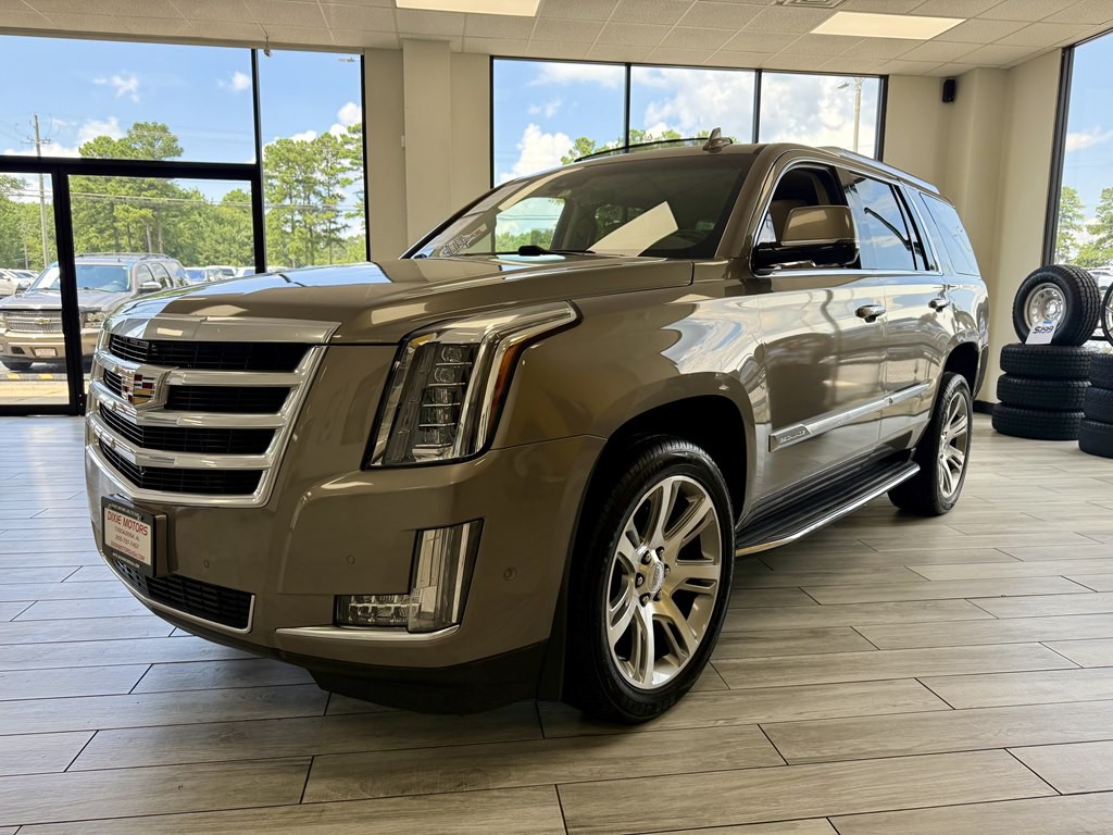 2017 Cadillac Escalade Image 3