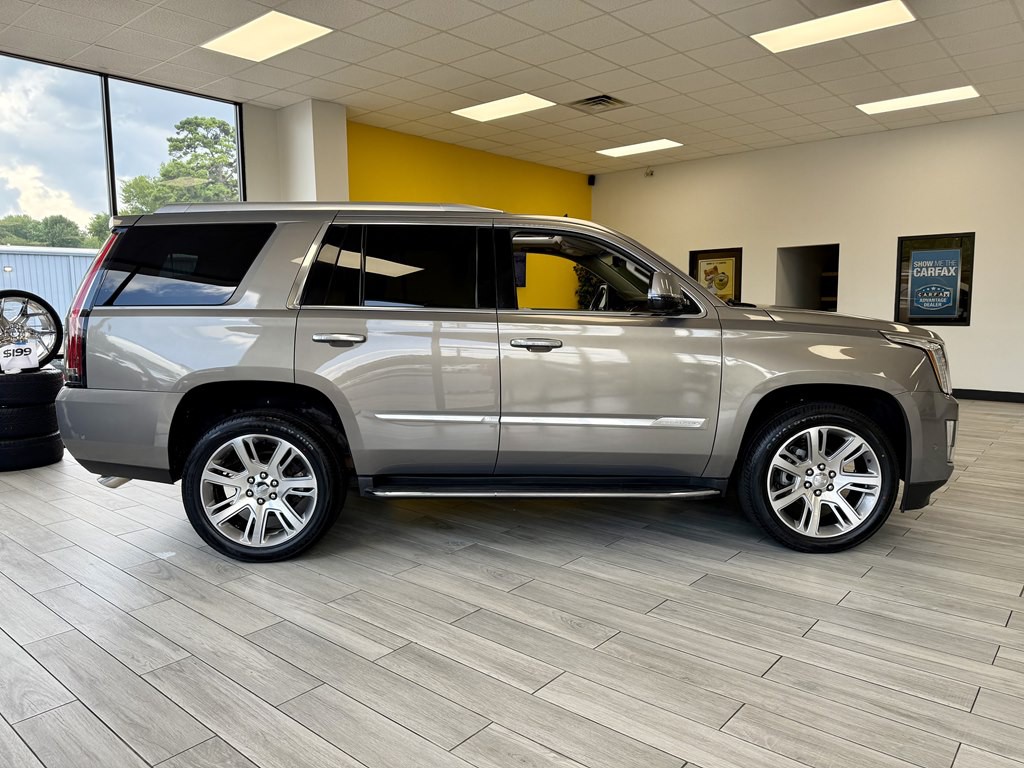 2017 Cadillac Escalade Image 5