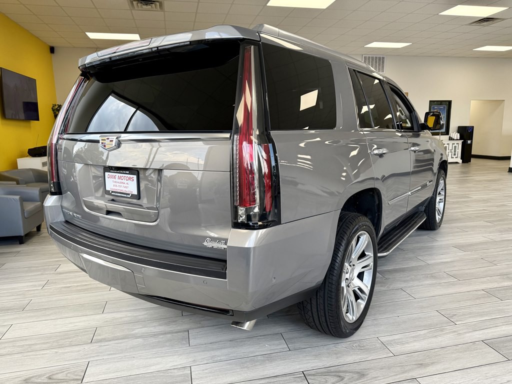 2017 Cadillac Escalade Image 6
