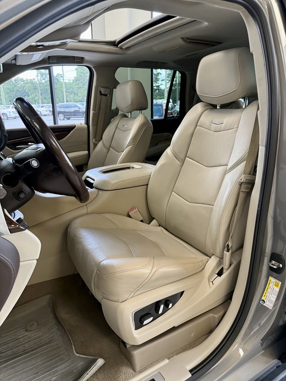2017 Cadillac Escalade Image 14