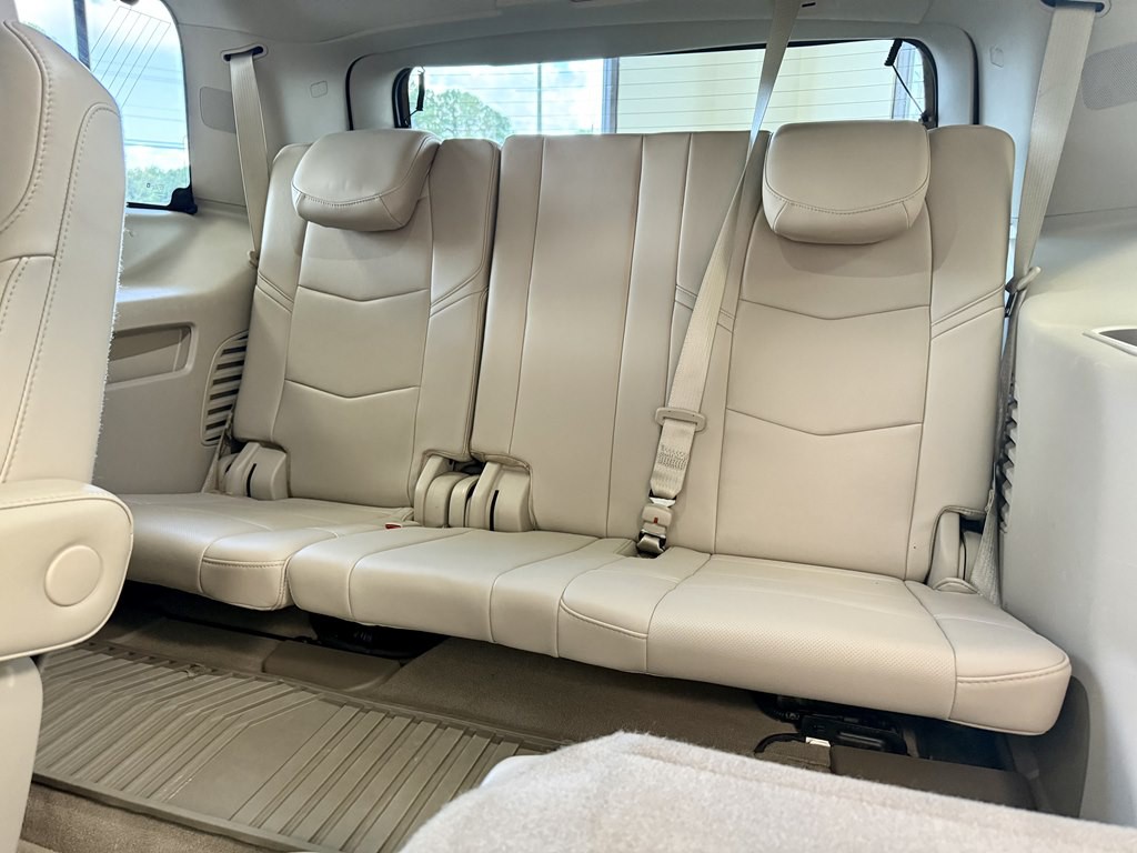 2017 Cadillac Escalade Image 18