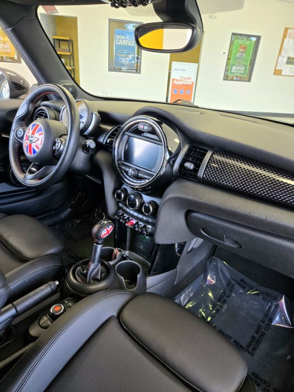 2019 MINI Cooper Image 15