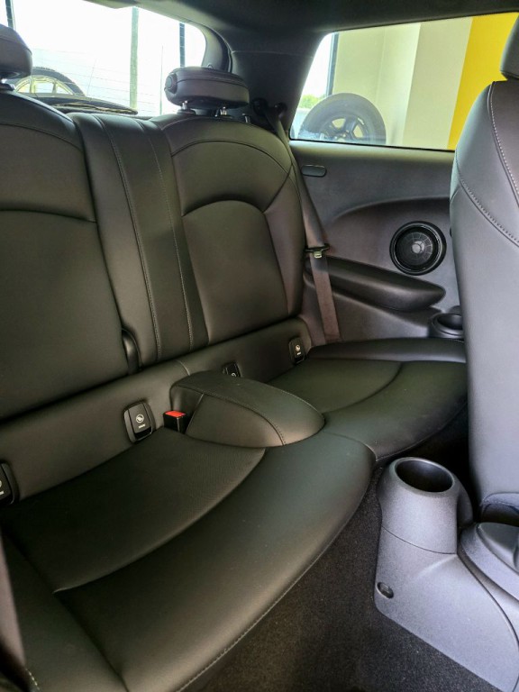 2019 MINI Cooper Image 17