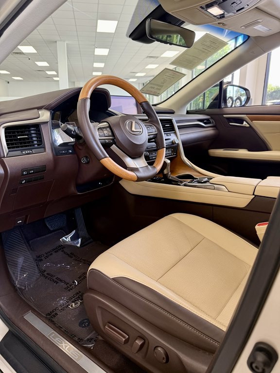 2016 Lexus RX Image 13