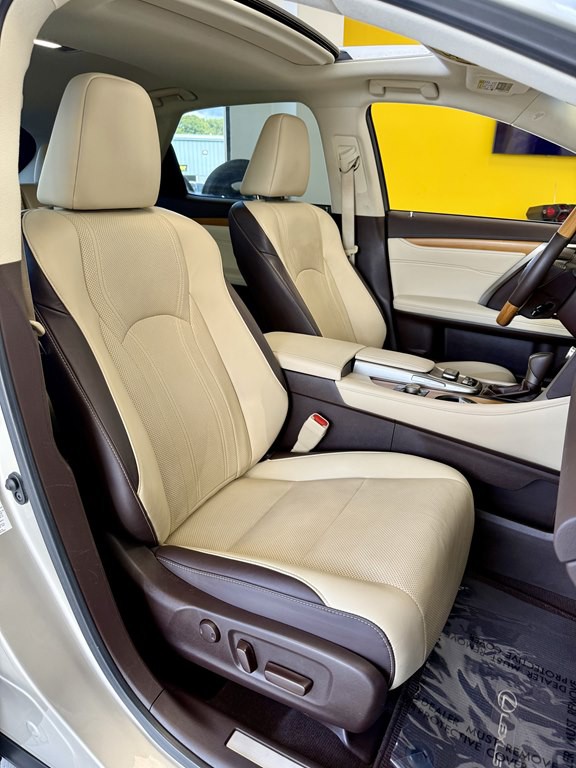 2016 Lexus RX Image 16