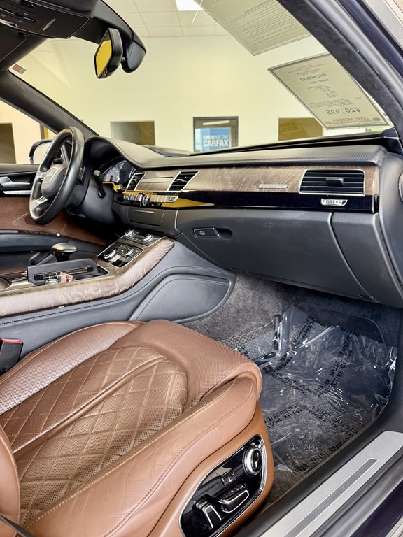 2015 Audi A8 Image 12