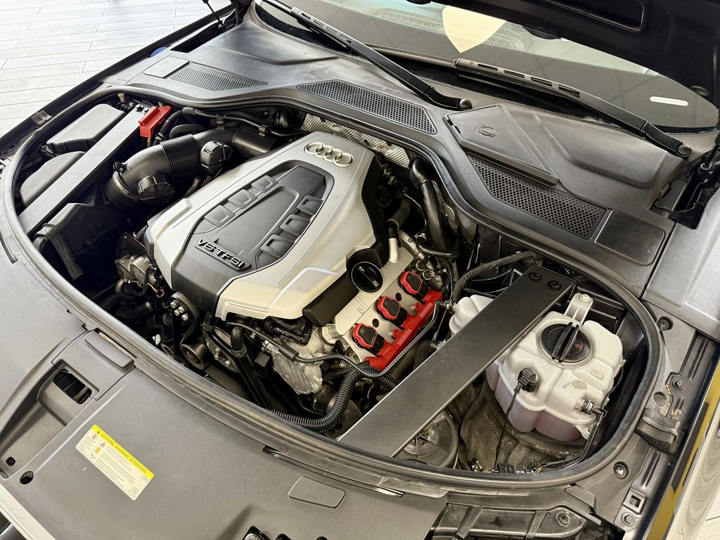 2015 Audi A8 Image 19