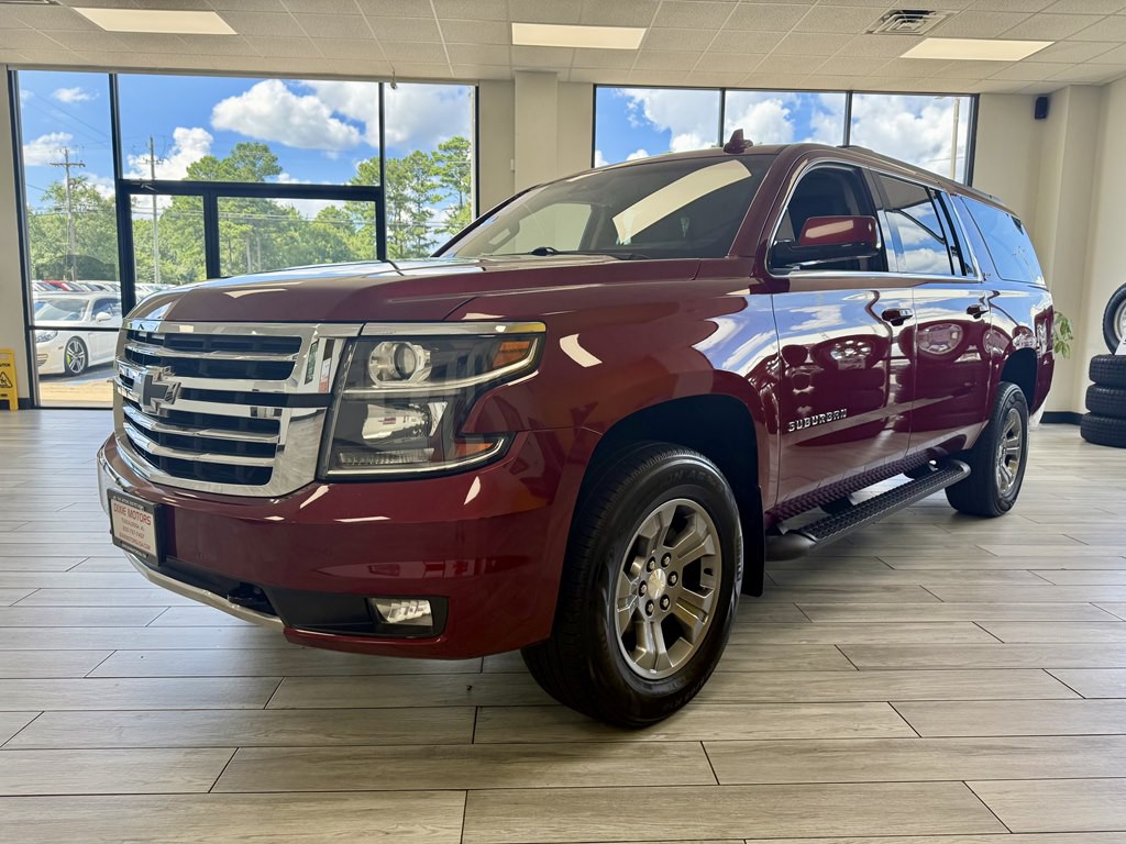 2018 Chevrolet Suburban Image 3