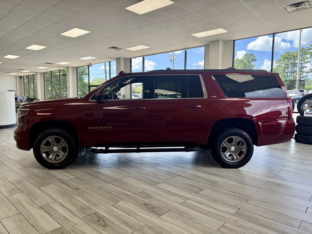2018 Chevrolet Suburban Image 4