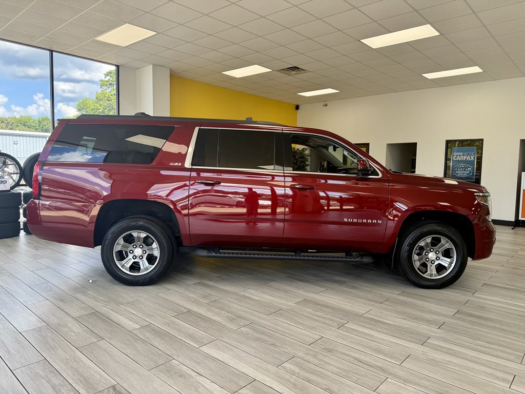 2018 Chevrolet Suburban Image 5