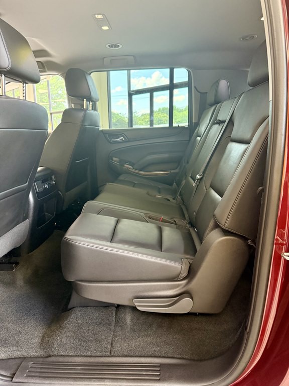 2018 Chevrolet Suburban Image 15