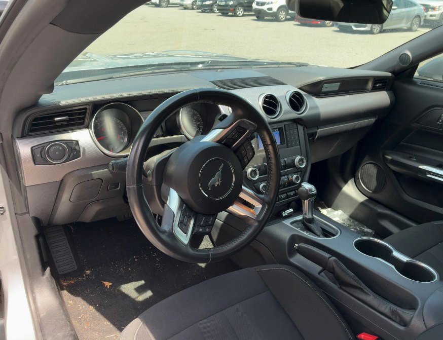 2021 Ford Mustang Image 9