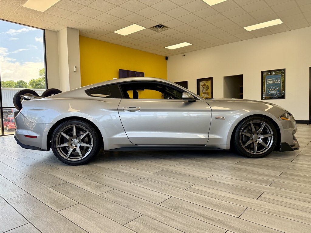 2021 Ford Mustang Image 5