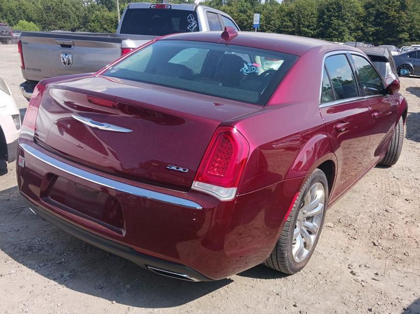 2018 Chrysler 300 Image 3