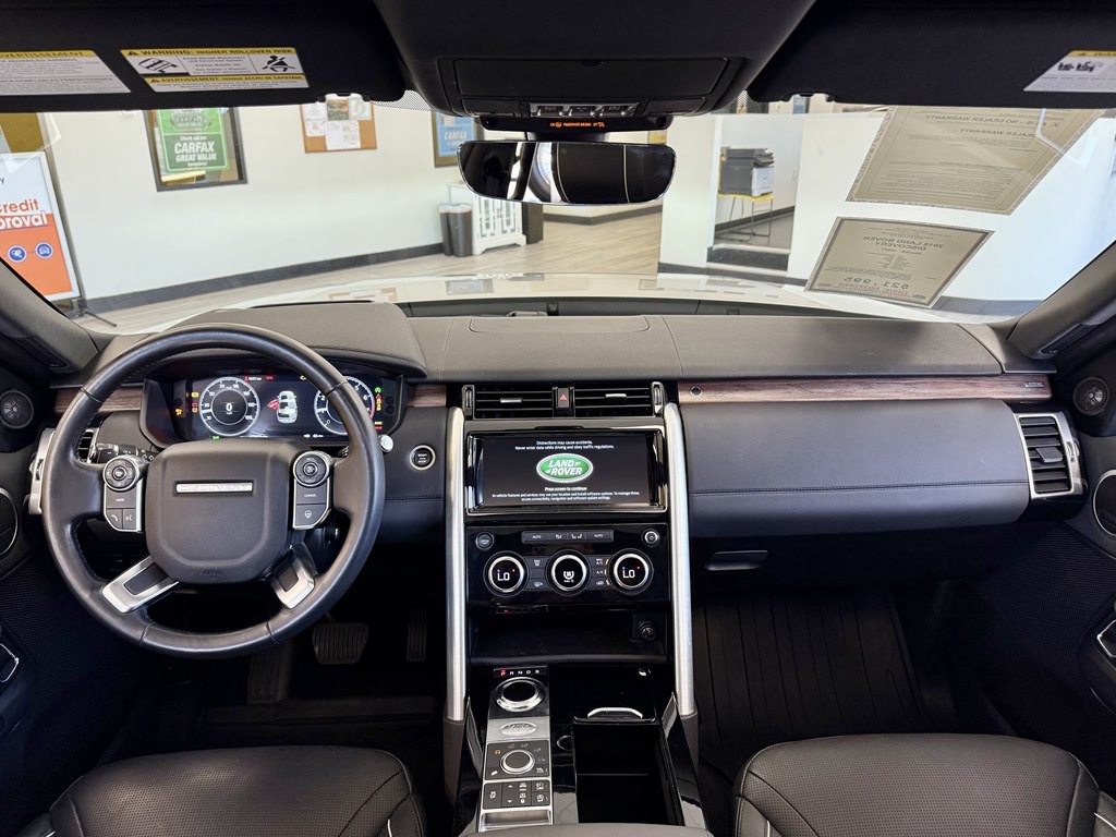 2018 Land Rover Discovery Image 10