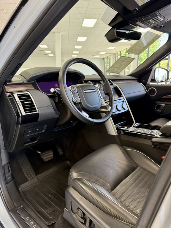 2018 Land Rover Discovery Image 13