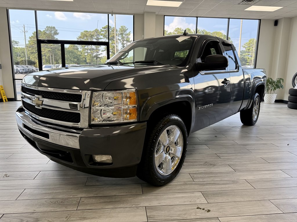 2011 Chevrolet Silverado 1500 Image 3