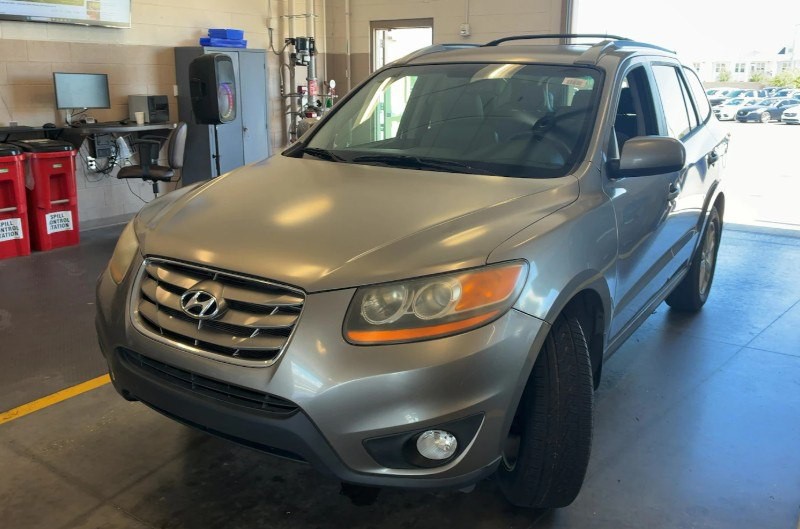 2011 Hyundai Santa Fe Image 2
