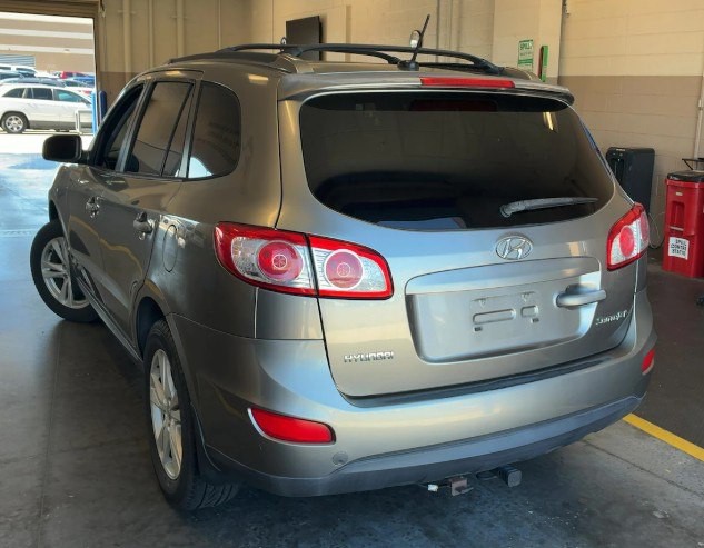 2011 Hyundai Santa Fe Image 3