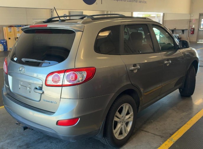 2011 Hyundai Santa Fe Image 4
