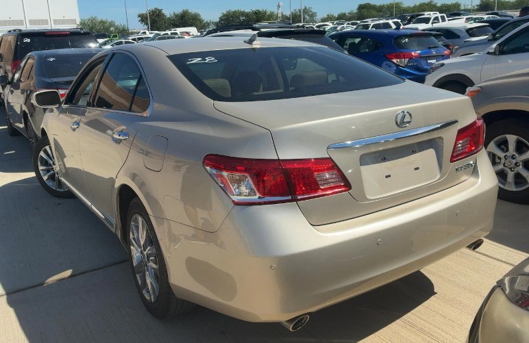2011 Lexus ES Image 3