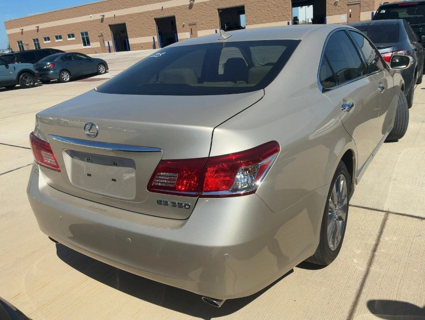 2011 Lexus ES Image 4