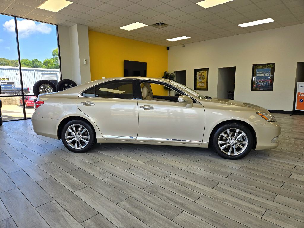 2011 Lexus ES Image 4