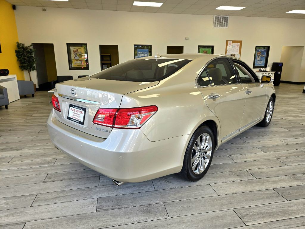 2011 Lexus ES Image 6