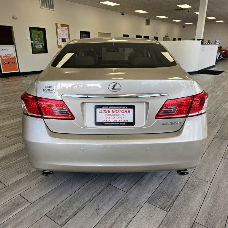 2011 Lexus ES Image 8