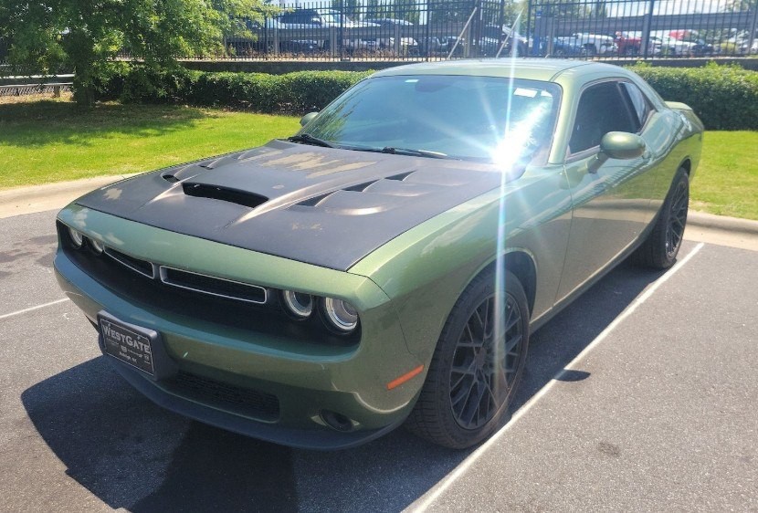 2018 Dodge Challenger Image 2